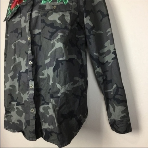 Love Tree Green Camouflage Red Embroidered Detail - Picture 6 of 8